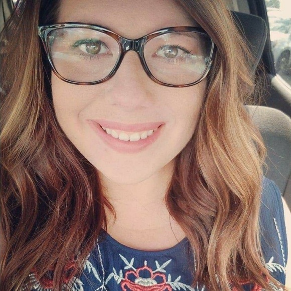 Meet your Posher, Audra - Picture 1 of 1